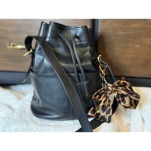 EXCELLENT LIKE NEW Coach Vintage Thompson Bucket Bag in Black